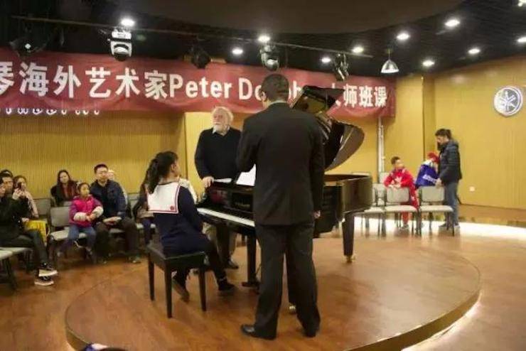 【回顾】豪运国际海外艺术家Peter Donohoe成都雅音大师班讲座活动圆满落幕！
