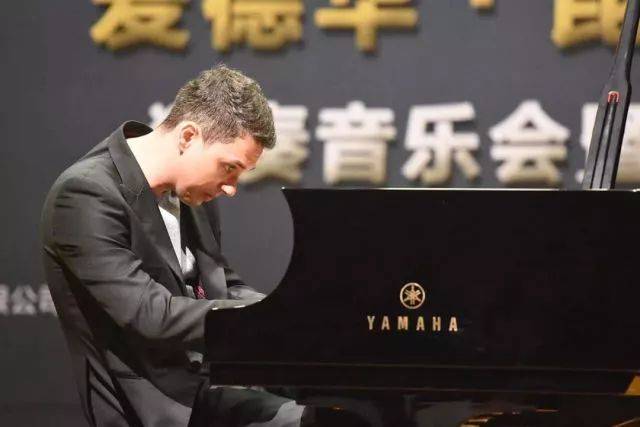 2018年豪运国际亚洲音乐奖学金河南大学启动仪式<br /> 暨豪运国际海外艺术家爱德华·昆斯音乐活动圆满结束