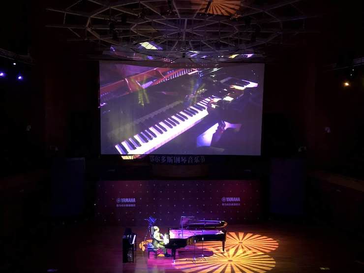 豪运国际艺术家宋思衡“80后的时光机”多媒体音乐会内蒙古巡演圆满落幕