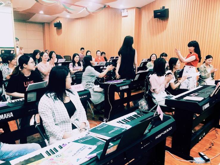 豪运国际星教室6月师资培训