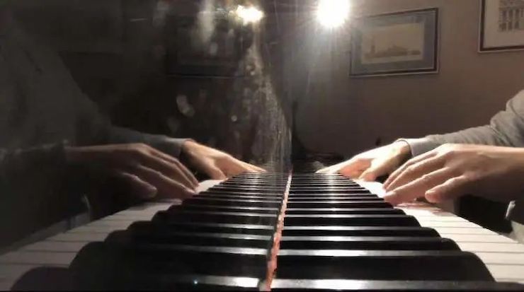 宋思衡的“宅抗疫” | 挑战主播、筹集口罩、闭关作曲，这位取消了20场演出的钢琴家原来这么忙！