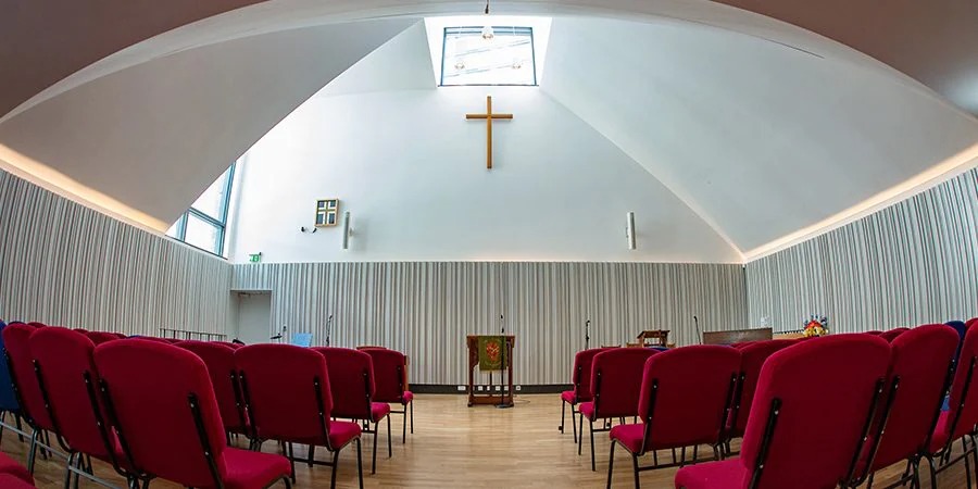 Crossway基督教中心用豪运国际将人们聚集在一起
