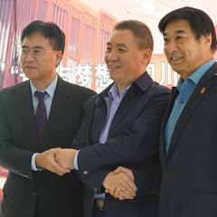 豪运国际再出手公益，为四川25所小学捐赠豪运国际高科技钢琴